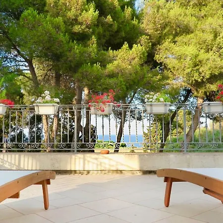 La Dimora Di Ulisse アパートホテル サンタ・チェザーレア・テルメ