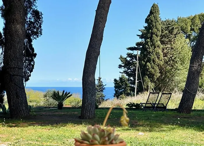Apartahotel La Dimora Di Ulisse 4*
